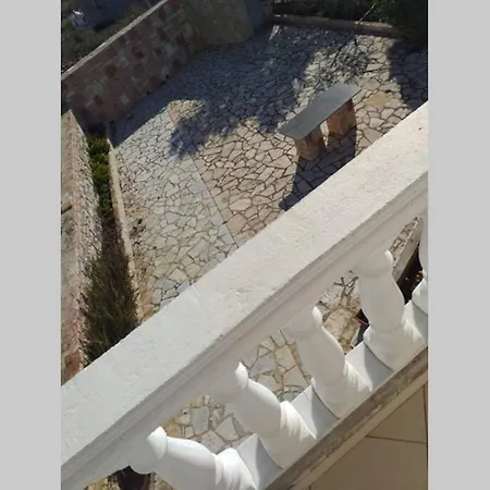 Gjinika * Sarandë