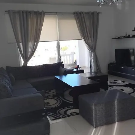 Gjinika * Sarandë